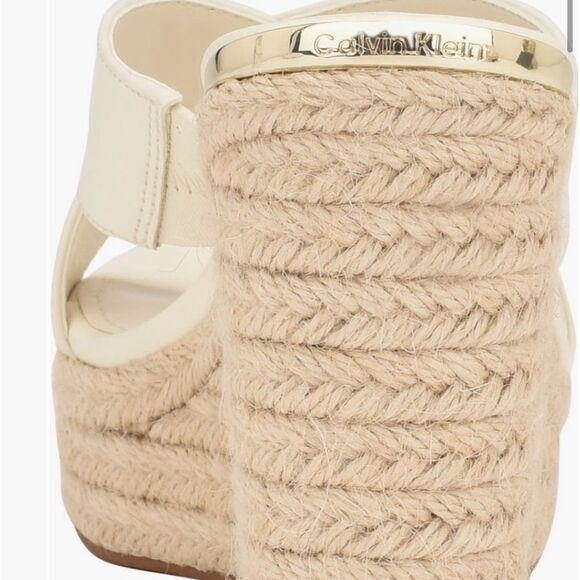 CALVIN KLEIN WOMEN’S WEDGE SANDALS IN CREAM NWOT SIZE SIX (6) SLIP ON ECHO - Picture 4 of 7